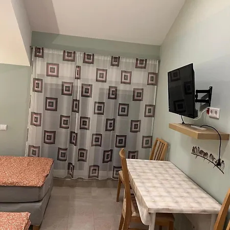 Small Pearl 2 * تاونوسشتاين